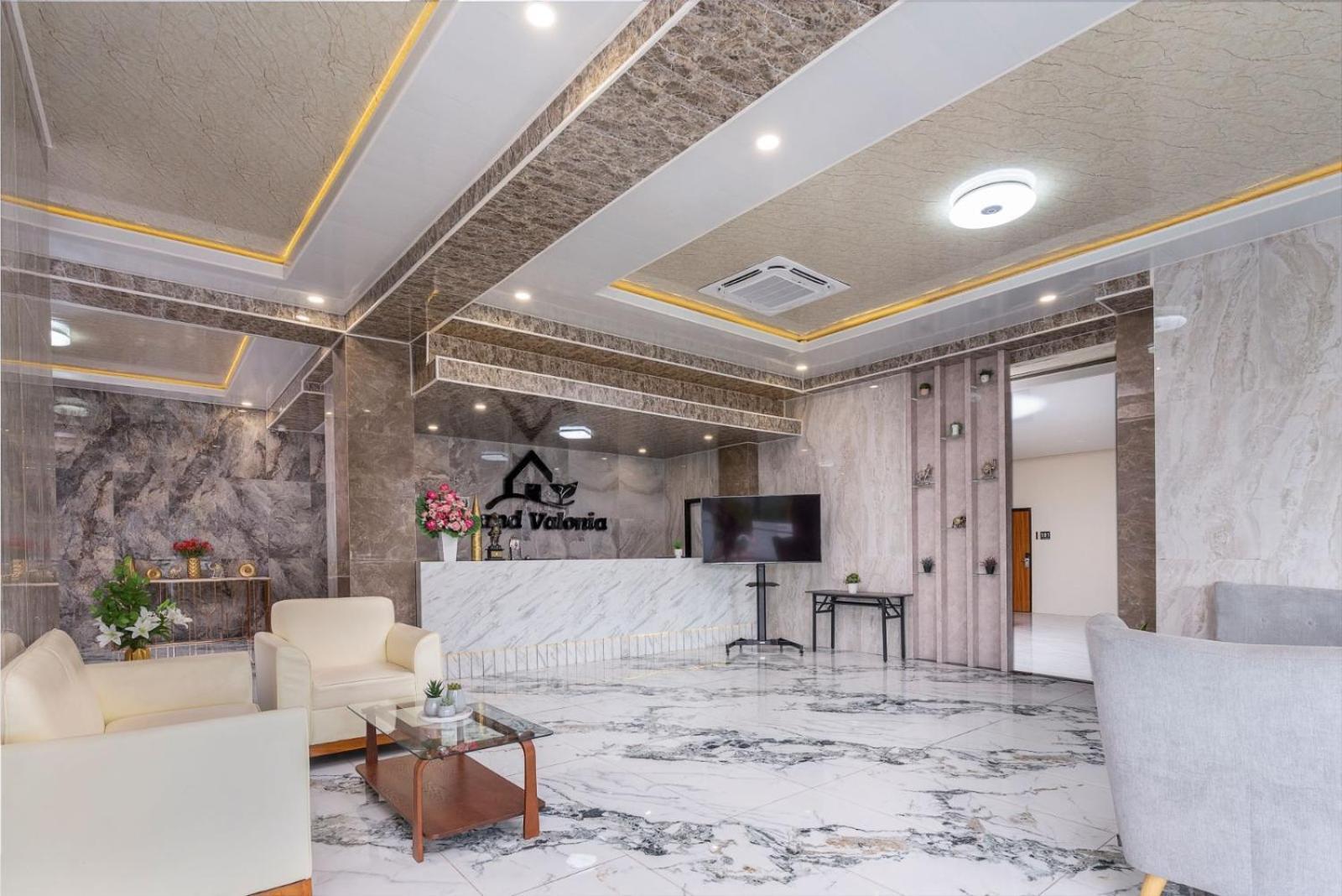 Grand Valonia Hotel Jember Bagian luar foto